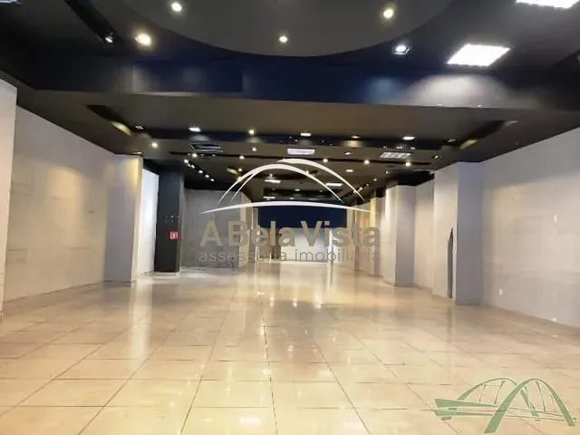 Loja com 378m², para alugar, no bairro República em São Paulo