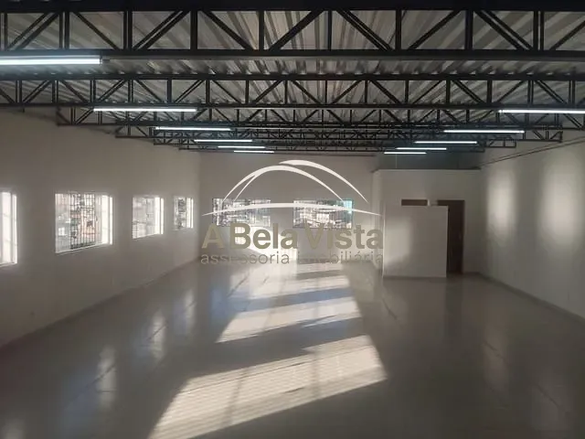Prédio com 731m², para alugar, no bairro Jardim Roberto em Osasco