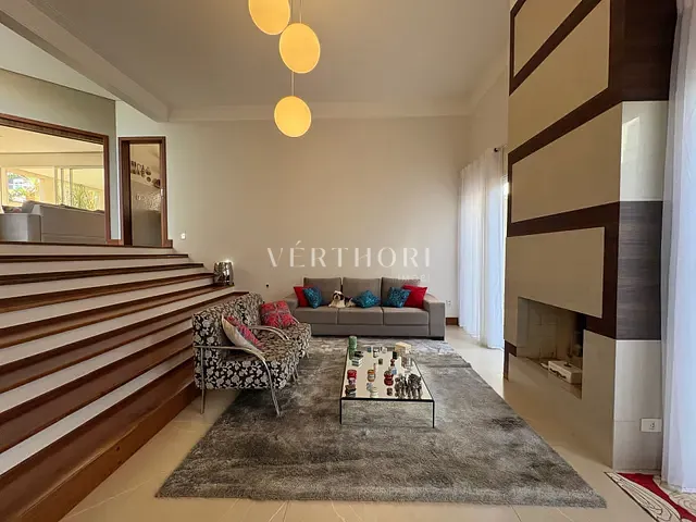 Sobrado com 575m² 5 quartos e 5 banheiros, à venda, no bairro Esperança em Londrina
