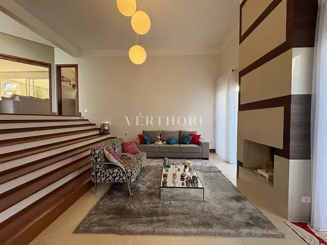 Sobrado com 575m² 5 quartos e 5 banheiros, à venda, no bairro Esperança em Londrina