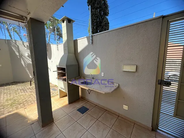 Sobrado com 130m² 3 quartos e 3 banheiros, para alugar, no bairro Vila Ipiranga em Campo Grande