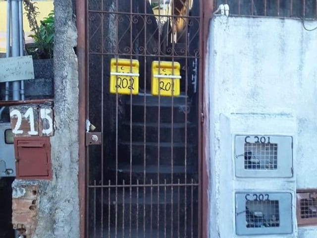 Sobrado com 325m² 2 quartos e 2 banheiros, à venda, no bairro Santos Dumont em Juiz de Fora