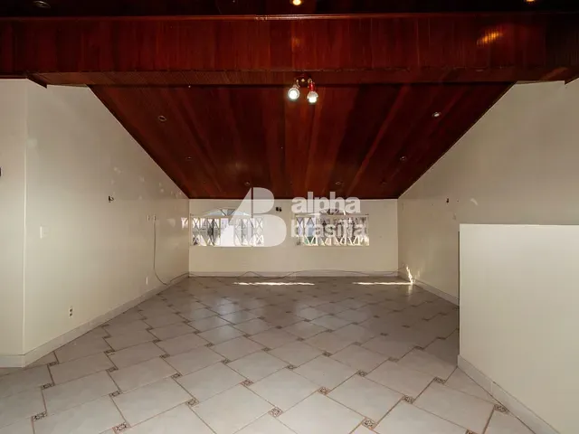 Sobrado com 330m² 5 quartos e 6 banheiros, à venda, no bairro Riacho Fundo I em Brasília