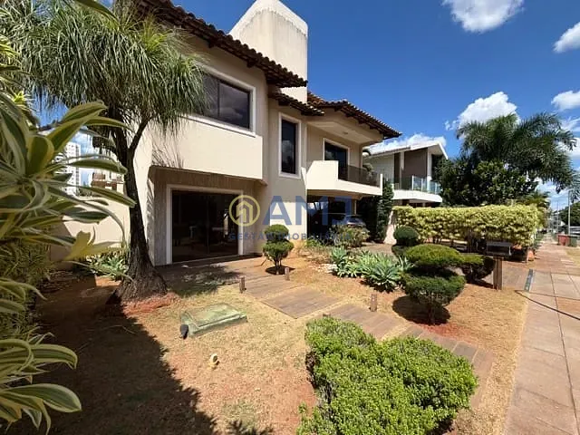 Sobrado com 450m² 4 quartos e 5 banheiros, à venda, no bairro Residencial Granville em Goiânia