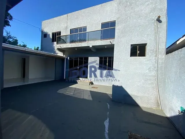 Sobrado 2 quartos e 4 banheiros, para alugar, no bairro Três Bandeiras em Foz do Iguaçu