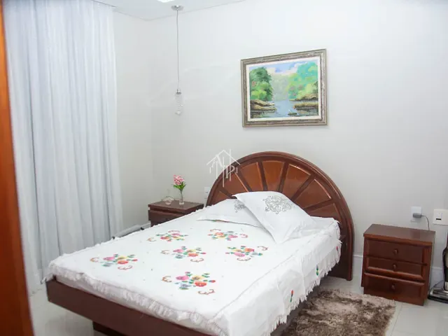 Sobrado com 1000m² 5 quartos e 5 banheiros, à venda, no bairro Cordeiros em Itajaí