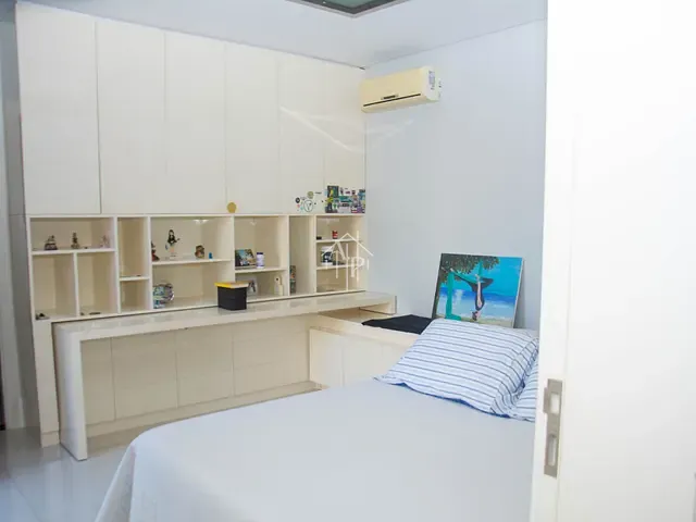 Sobrado com 1000m² 5 quartos e 5 banheiros, à venda, no bairro Cordeiros em Itajaí