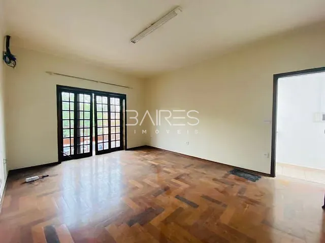 Sobrado com 250m² 3 quartos e 2 banheiros, à venda, no bairro Aparecida em Bragança Paulista