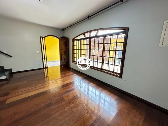 Sobrado 3 quartos e 4 banheiros, à venda, no bairro Vila Ré em São Paulo