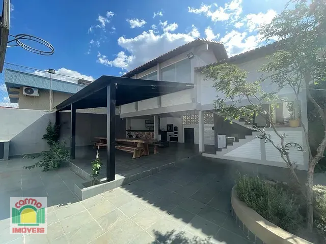 Sobrado com 810m² 4 quartos e 5 banheiros, à venda, no bairro Setor Central em Anápolis