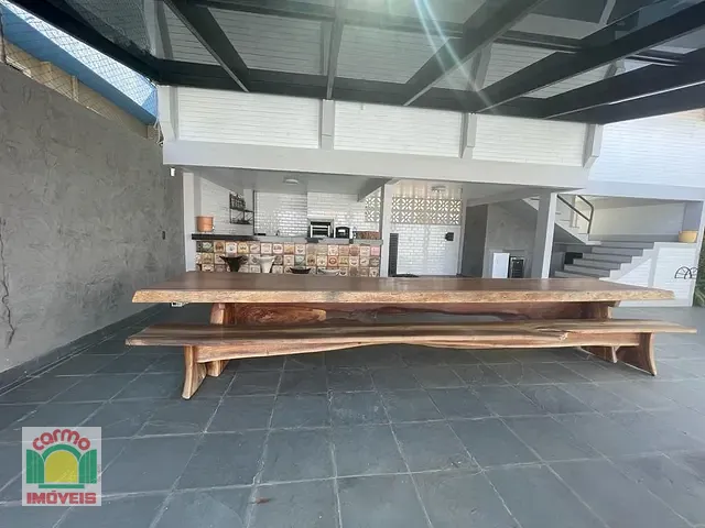 Sobrado com 810m² 4 quartos e 5 banheiros, à venda, no bairro Setor Central em Anápolis