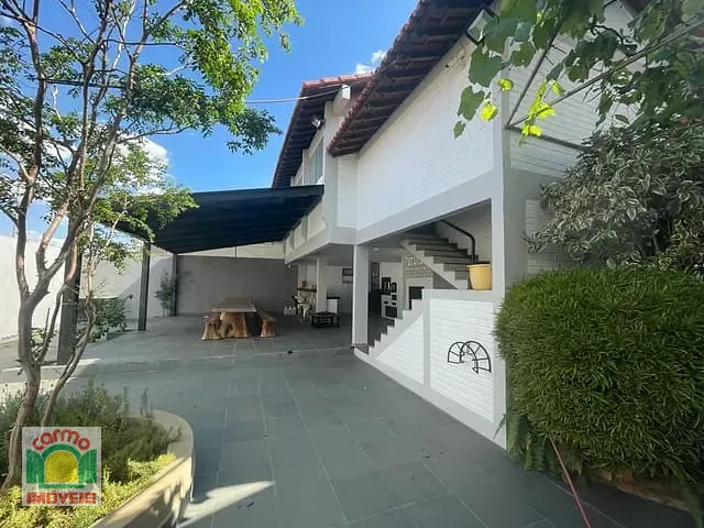 Sobrado com 810m² 4 quartos e 5 banheiros, à venda, no bairro Setor Central em Anápolis