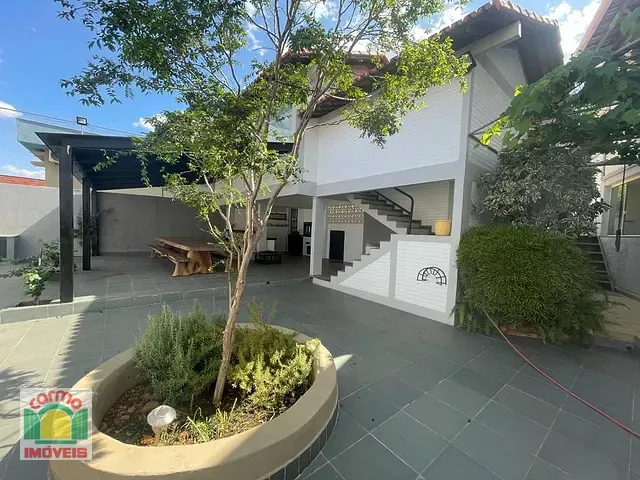 Sobrado com 810m² 4 quartos e 5 banheiros, à venda, no bairro Setor Central em Anápolis