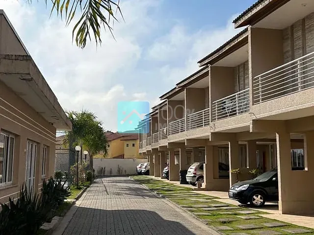 Sobrado com 126m² 3 quartos e 2 banheiros, à venda, no bairro Santa Cruz dos Lázaros em Jacareí