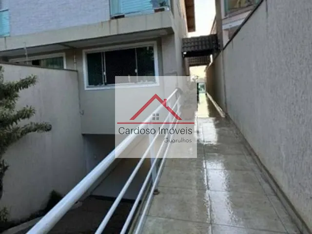 Sobrado com 161m² 3 quartos e 3 banheiros, à venda, no bairro Jardim Vila Galvao em Guarulhos