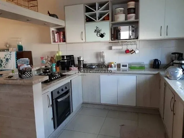 Sobrado com 250m² 3 quartos e 2 banheiros, à venda, no bairro Loteamento Villa Branca em Jacareí