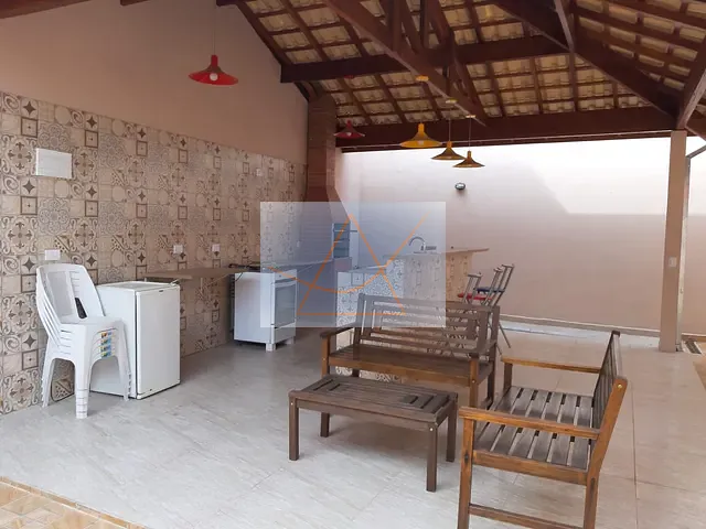Casa com 258m² 3 quartos e 2 banheiros, para alugar, no bairro Vila Irene em São Roque