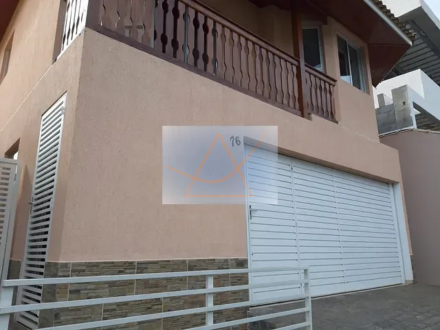 Casa com 258m² 3 quartos e 2 banheiros, para alugar, no bairro Vila Irene em São Roque