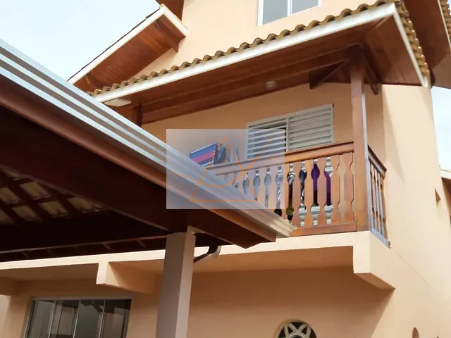 Casa com 258m² 3 quartos e 2 banheiros, para alugar, no bairro Vila Irene em São Roque