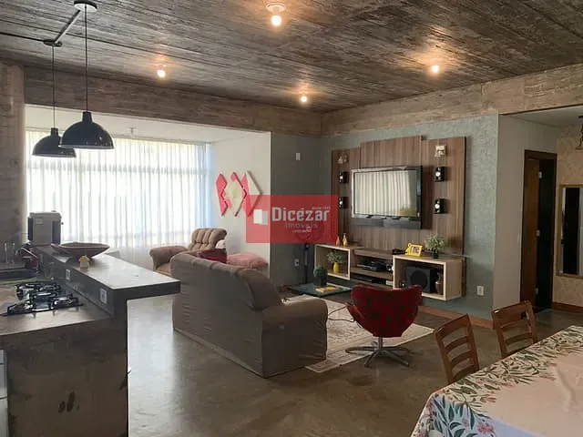 Sobrado com 312m² 3 quartos e 2 banheiros, à venda, no bairro Praia Alegre em Penha