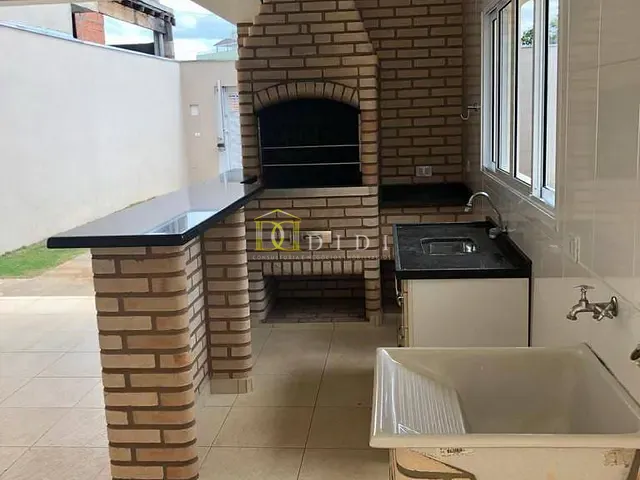Sobrado 4 quartos e 3 banheiros, à venda, no bairro Jardim São Bento em Porto Feliz