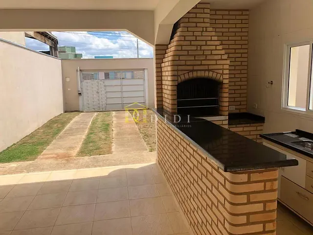 Sobrado 4 quartos e 3 banheiros, à venda, no bairro Jardim São Bento em Porto Feliz