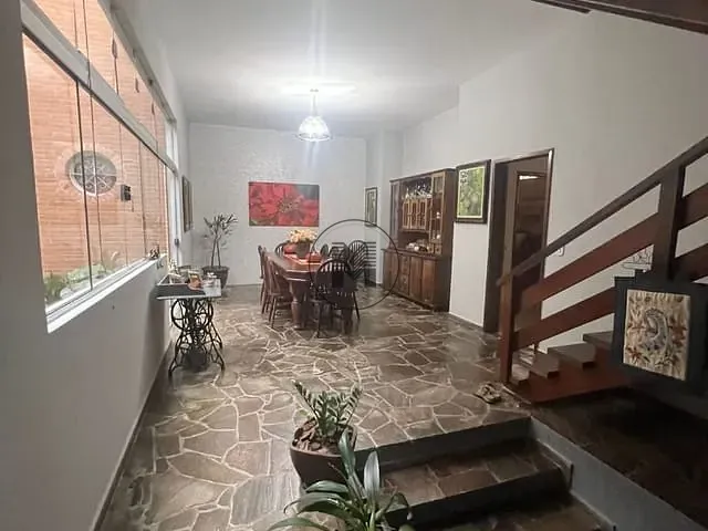 Sobrado com 351m² 4 quartos e 4 banheiros, à venda, no bairro Portal das Colinas em Guaratinguetá