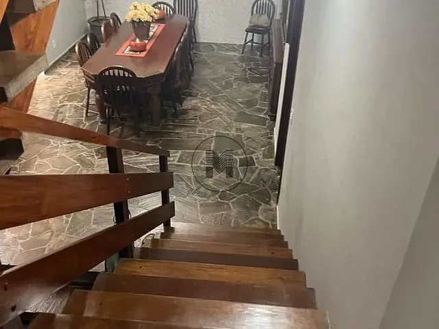 Sobrado com 351m² 4 quartos e 4 banheiros, à venda, no bairro Portal das Colinas em Guaratinguetá
