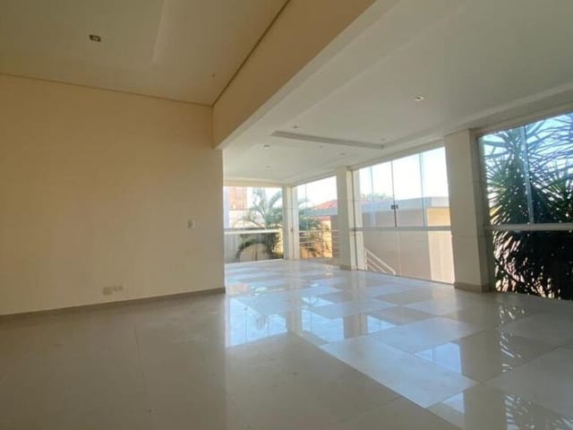 Sobrado com 1038m² 7 quartos e 9 banheiros, à venda, no bairro Condomínio Royal Golf Residence em Londrina