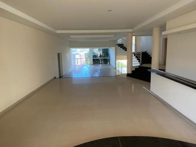Sobrado com 1038m² 7 quartos e 9 banheiros, à venda, no bairro Condomínio Royal Golf Residence em Londrina