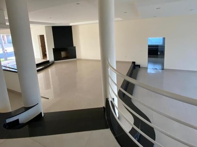Sobrado com 1038m² 7 quartos e 9 banheiros, à venda, no bairro Condomínio Royal Golf Residence em Londrina