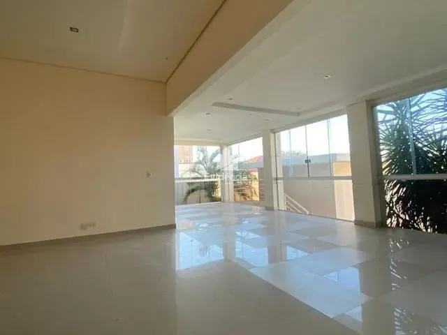 Sobrado com 1038m² 7 quartos e 9 banheiros, à venda, no bairro Condomínio Royal Golf Residence em Londrina