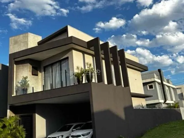 Sobrado com 205m² 3 quartos e 4 banheiros, à venda, no bairro FAG em Cascavel