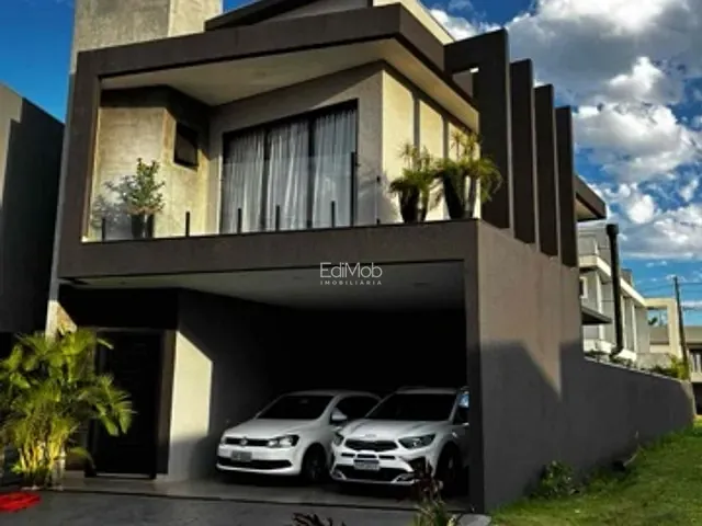 Sobrado com 205m² 3 quartos e 4 banheiros, à venda, no bairro FAG em Cascavel