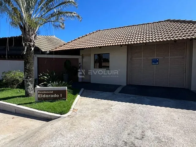 Sobrado 4 quartos e 3 banheiros, à venda ou para alugar, no bairro Jardim América em Goiânia