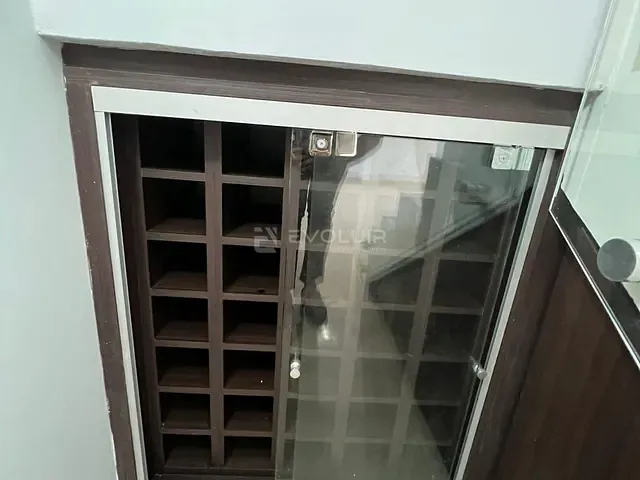 Sobrado 4 quartos e 3 banheiros, à venda ou para alugar, no bairro Jardim América em Goiânia
