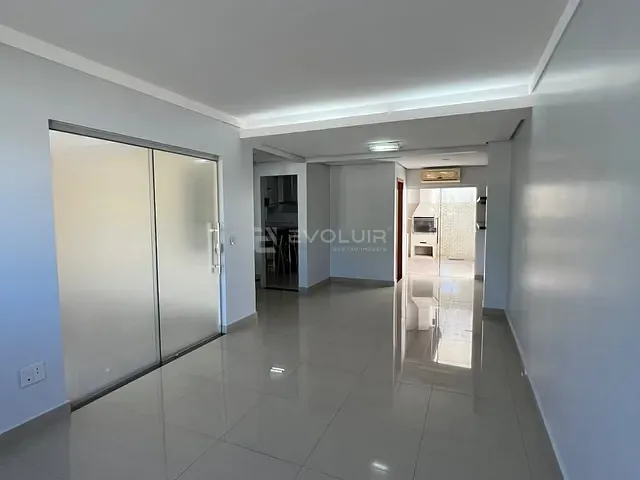 Sobrado 4 quartos e 3 banheiros, à venda ou para alugar, no bairro Jardim América em Goiânia