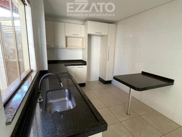 Sobrado com 156m² 3 quartos e 3 banheiros, à venda, no bairro Vila Alba em Dourados