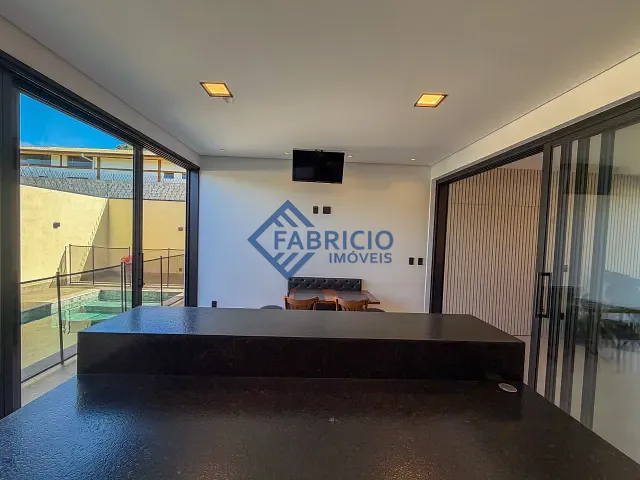 Casa com 250m² 3 quartos e 2 banheiros, à venda, no bairro Pinheirinho em Vinhedo