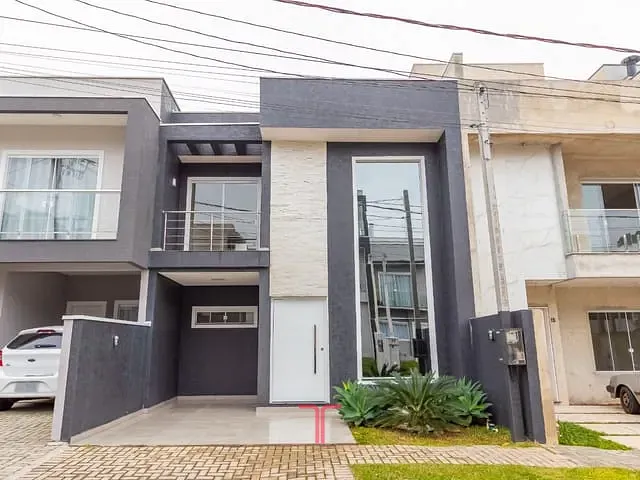 Sobrado com 80m² 2 quartos e 3 banheiros, à venda ou para alugar, no bairro Pinheirinho em Curitiba