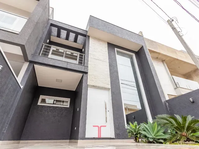 Sobrado com 80m² 2 quartos e 3 banheiros, à venda ou para alugar, no bairro Pinheirinho em Curitiba
