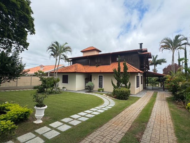 Sobrado com 1000m² 3 quartos e 4 banheiros, à venda, no bairro Parque Residencial Colina das Estrelas em Tatuí