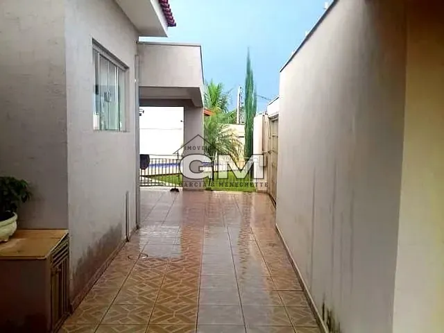 Sobrado com 498m² 3 quartos e 2 banheiros, à venda, no bairro Dom Camilo em Serrana