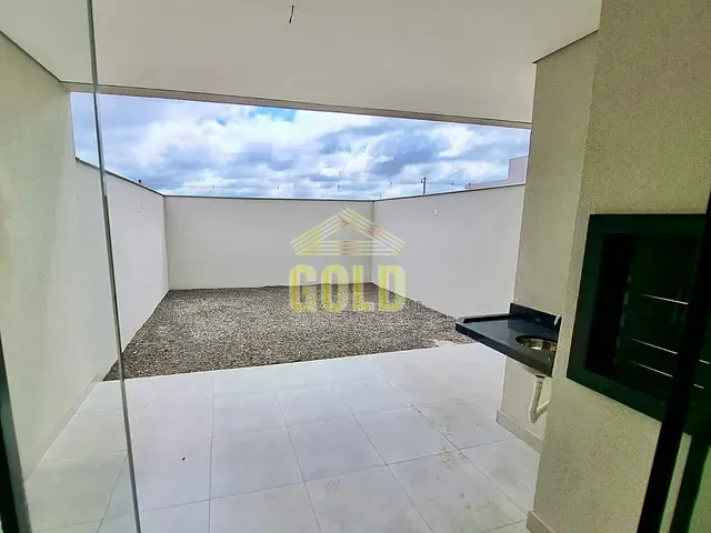 Sobrado com 132m² 3 quartos e 2 banheiros, à venda, no bairro Sabará I em Londrina
