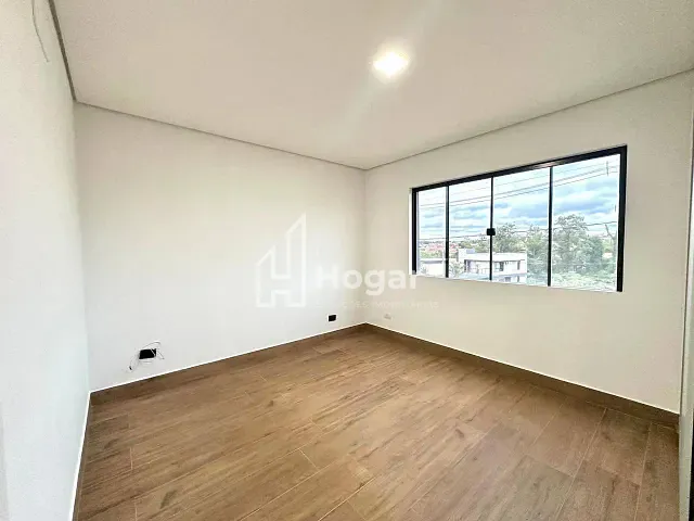 Sobrado 3 quartos e 3 banheiros, para alugar, no bairro Conjunto Habitacional Alexandre Urbanas em Londrina