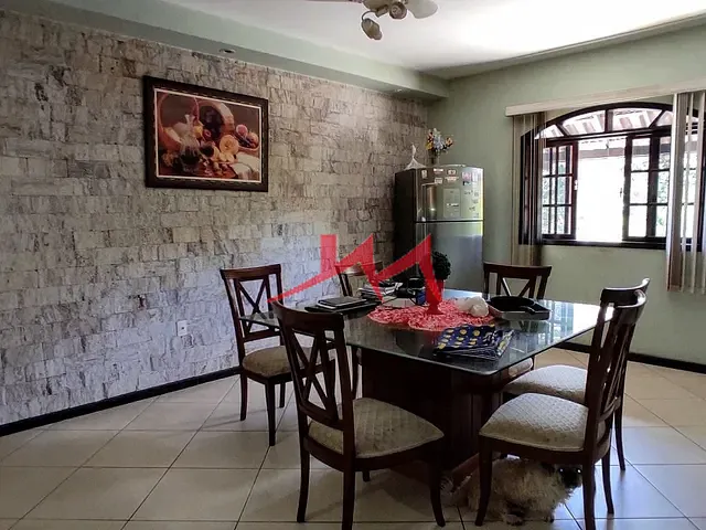 Sobrado com 450m² 3 quartos e 3 banheiros, à venda, no bairro Monjolo em São Gonçalo