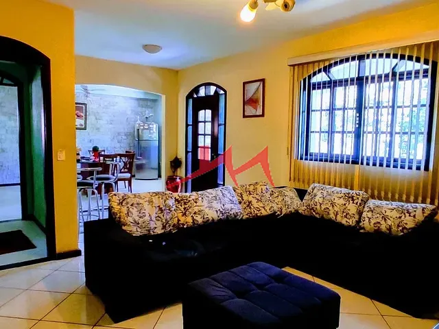 Sobrado com 450m² 3 quartos e 3 banheiros, à venda, no bairro Monjolo em São Gonçalo