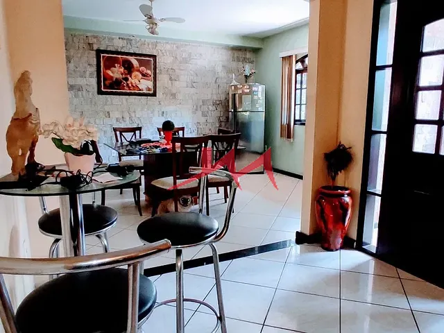 Sobrado com 450m² 3 quartos e 3 banheiros, à venda, no bairro Monjolo em São Gonçalo