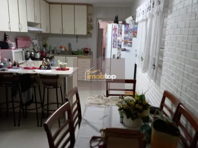 Sobrado com 275m² 2 quartos e 3 banheiros, à venda, no bairro Vila Paranaguá em São Paulo