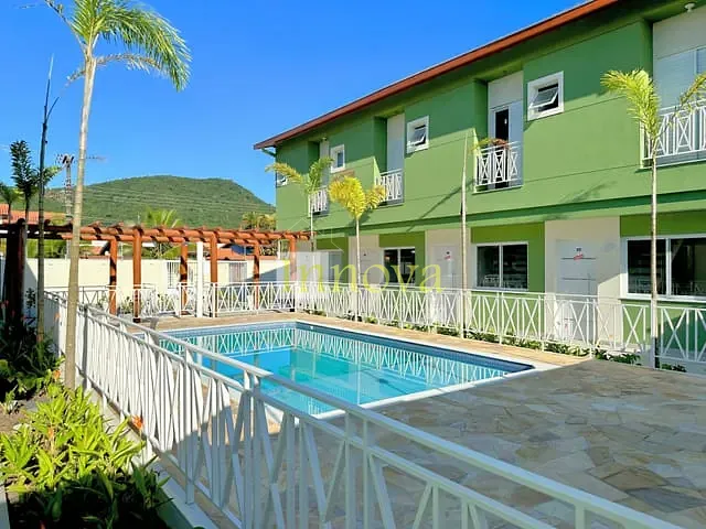 Sobrado com 97m² 2 quartos e 2 banheiros, à venda, no bairro Praia do Capricónio em Caraguatatuba